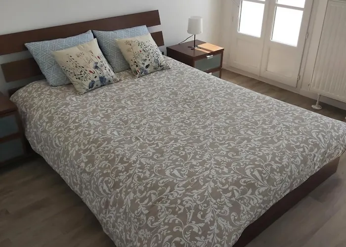 3 Room Flat In Parklane - 1,5Km Disney