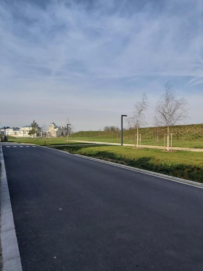 3 Flat In Parklane - 1,5km Apartment *